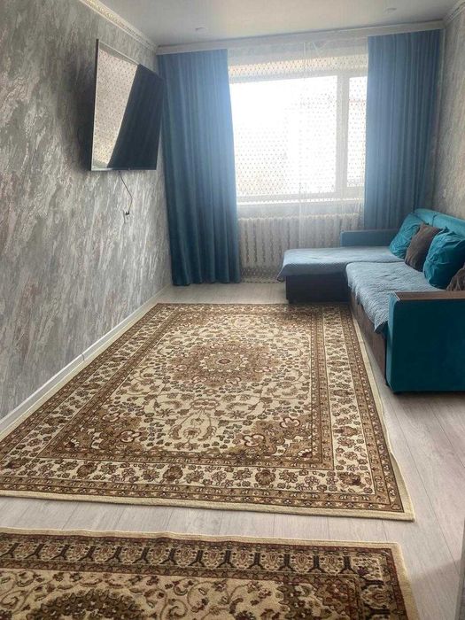 Продам 3-х комнатную квартиру в центре