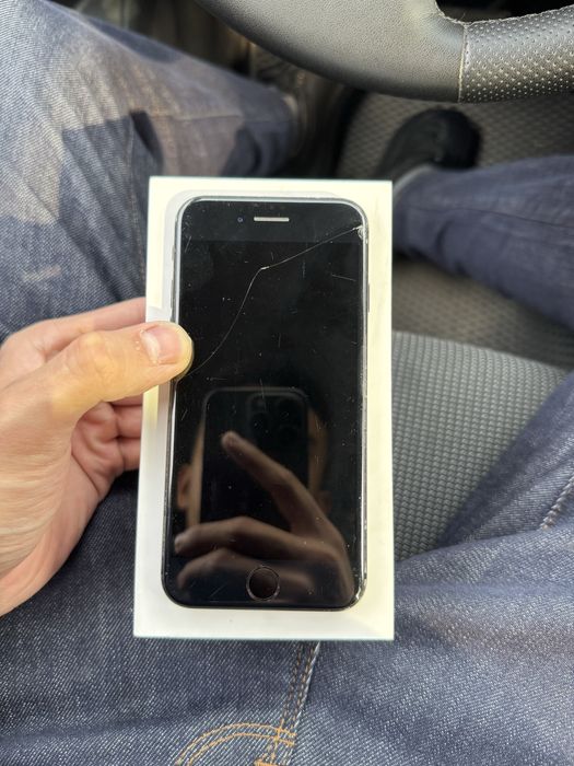 iPhone SE 2020г 128гб