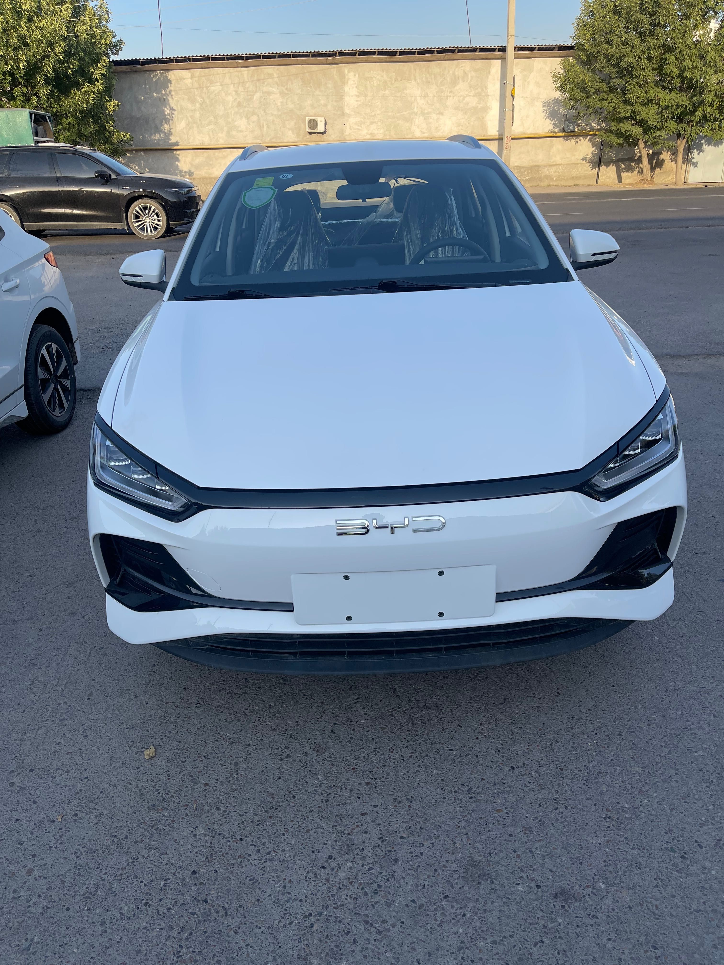 BYD e2 Luxury notariyus Toshkent Avtosalonda