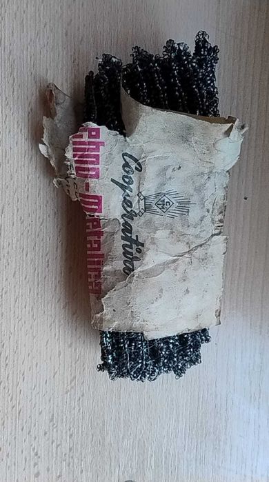Plasă veche, din sârmă, pentru parchet (1960)