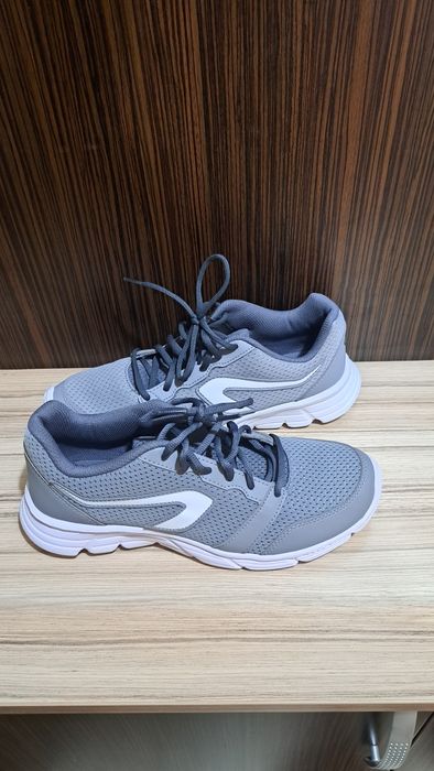 Обувки QUECHUA маратонки за бягане