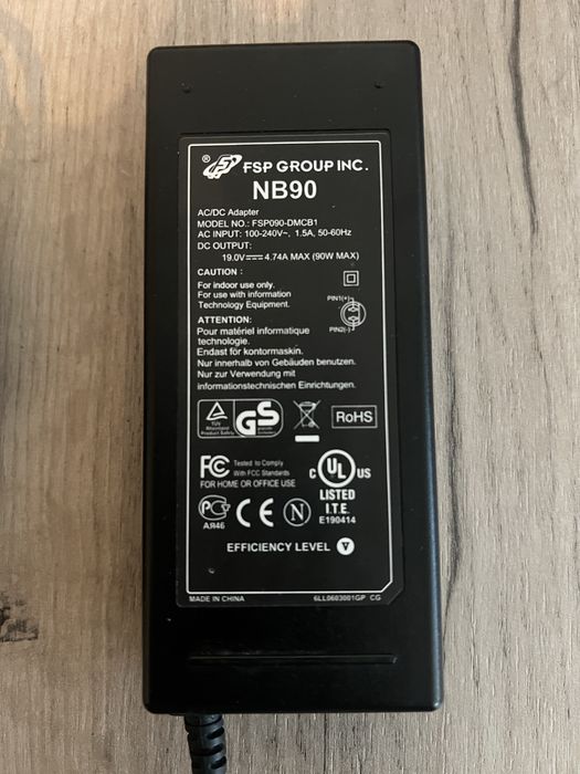 КАТО НОВО! FSP Универсално зарядно за Лаптоп