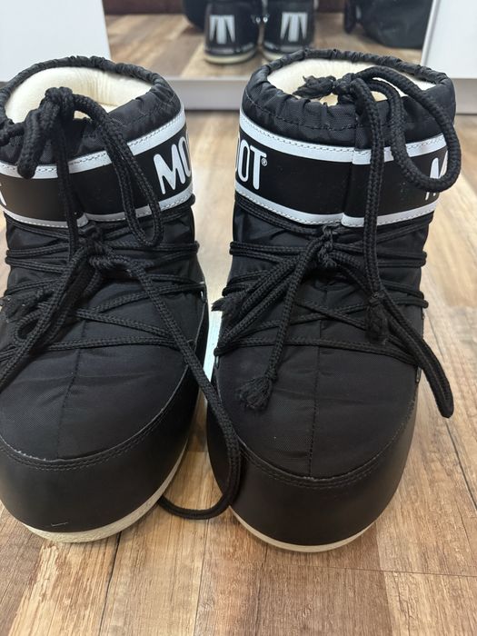 Moon Boot запазени