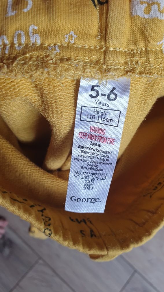 Pantaloni George si tricou Smyk,marimea 5-6 ani (116),26 lei împreuna