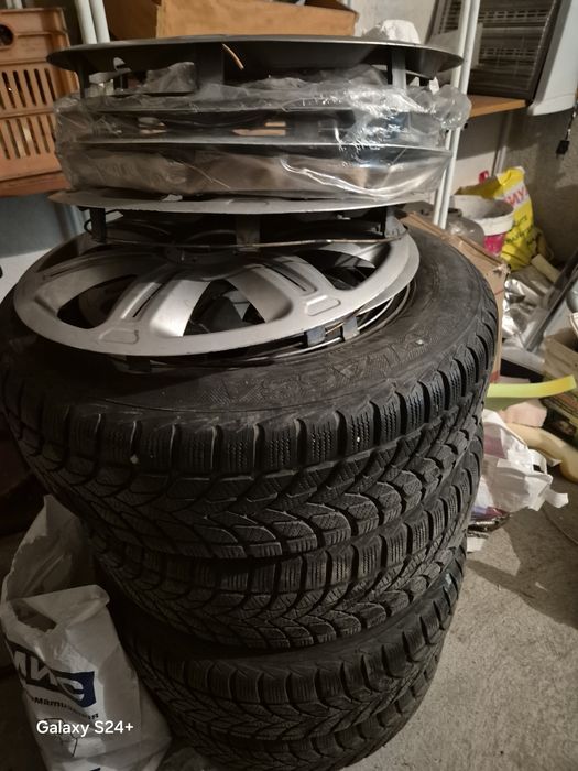 Продавам употребявани гуми от Голф4