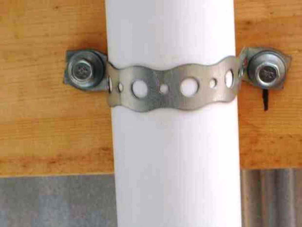 Bandă zincată și perforată 1m/bucată,lățime 12mm,grosime 0,5mm/5mm