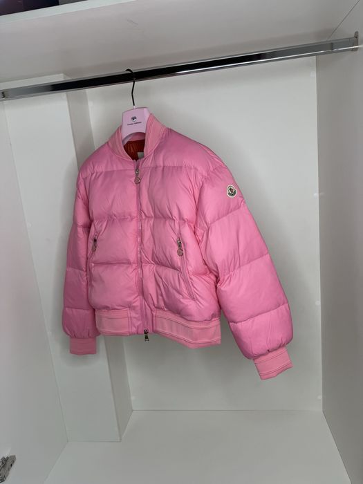 Продам бомбер топ премиум Монклер