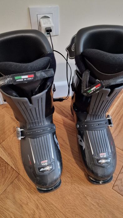 Clăpari ski cu încălzire nr 42/Mondo 270 Nordica HF Elite Heat GW