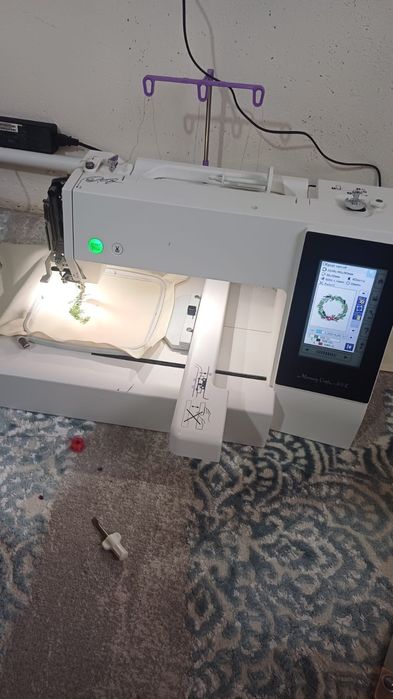 Продаётся вышивальная машина. 500Е