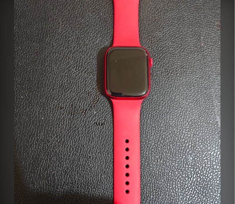 iPhone 14 128 GB, 84% baterie + Apple Watch
