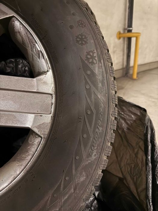 Зимни гуми с лети джанти NEXEN 225/70R16 в отлично състояние