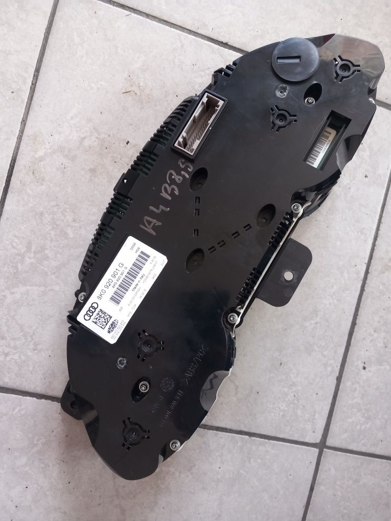Ceasuri bord Audi A4 B8 2.0 Facelift