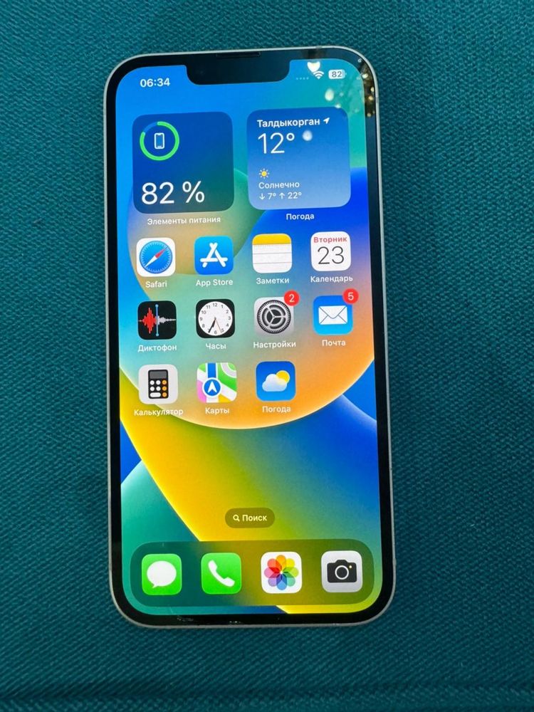 iPhone 13, с ёмкостью 92%