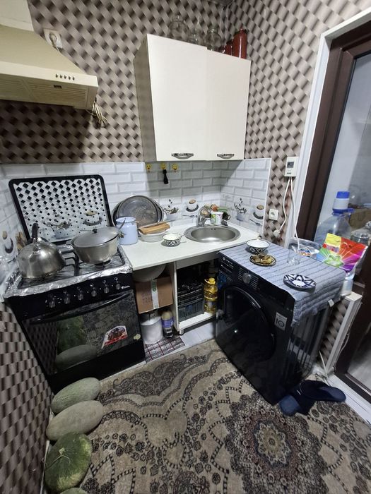 Срочно продается 2Х кв 1-етаж