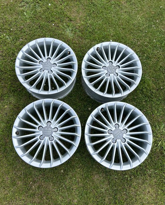 Vând jante Audi r17