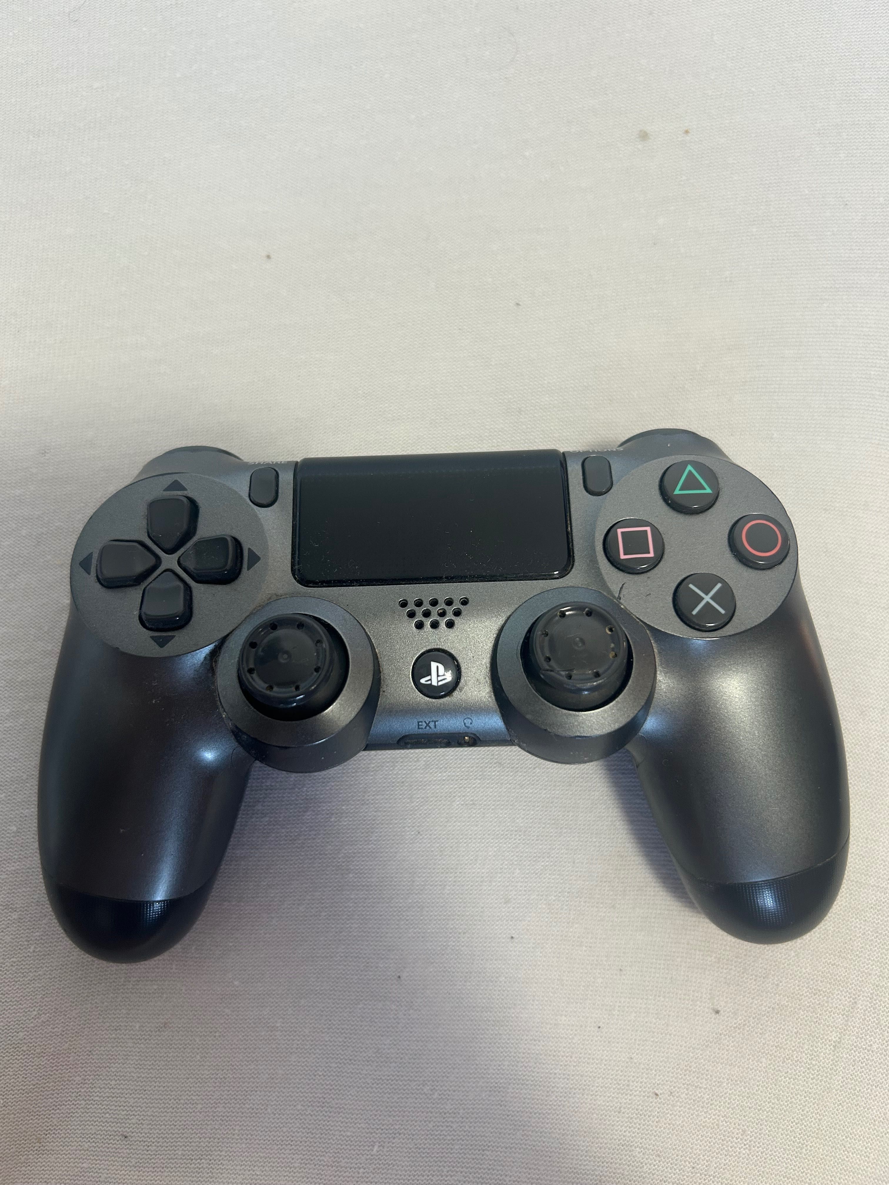 Продавам джойстик Sony
