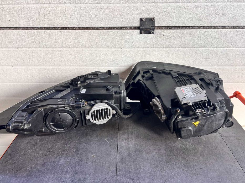 Far Bi-Xenon Complet Stanga/Dreapta Audi Q3 8U Facelift