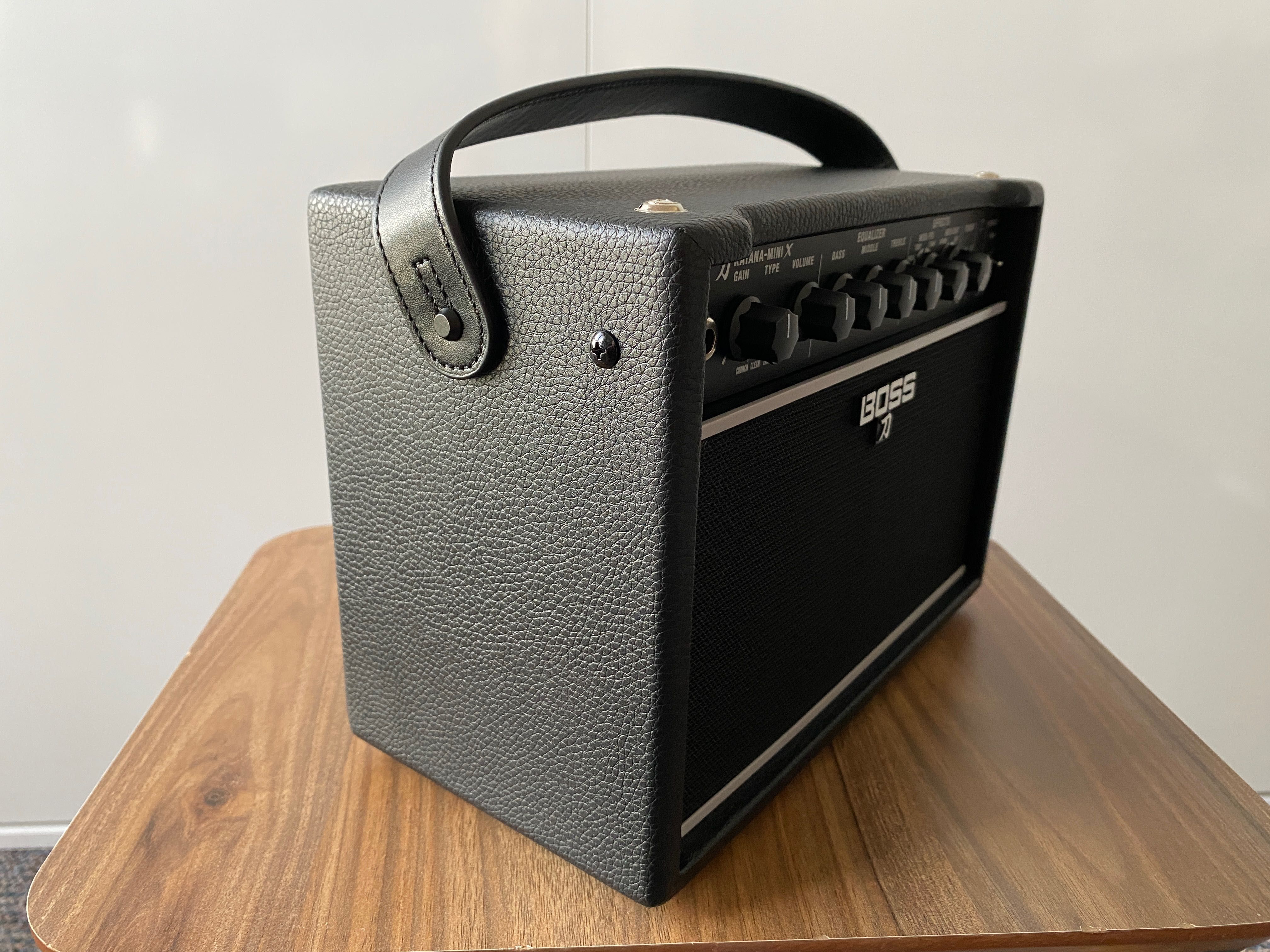 Комбоусилвател Boss Katana Mini X