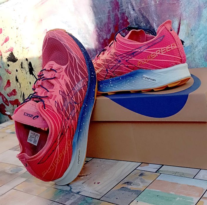 Дамски маратонки ASICS FUJISPEED