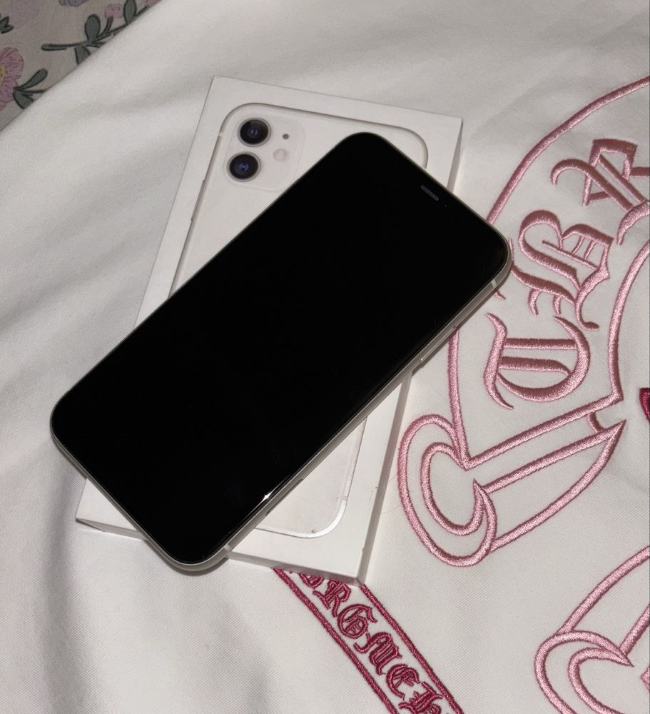 iPhone 11 • хорошее состояние