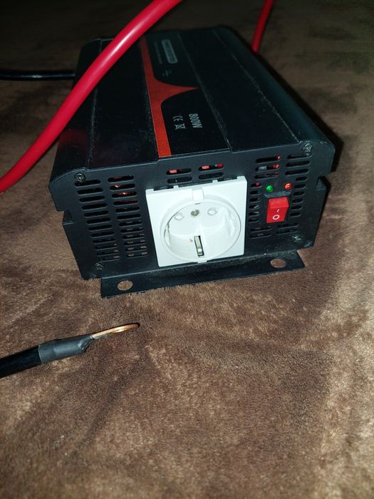 Invertor 12v   220v
