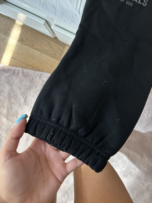 pantaloni de trenning essentials