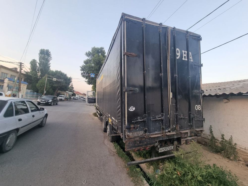 mersedes aktrs 1999 xolati yaxshi ishlab turgan bolonlari 100%