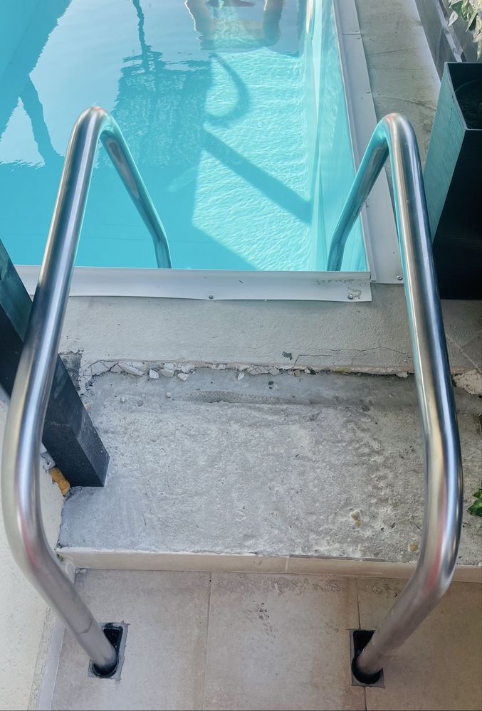 Scara pentru piscina