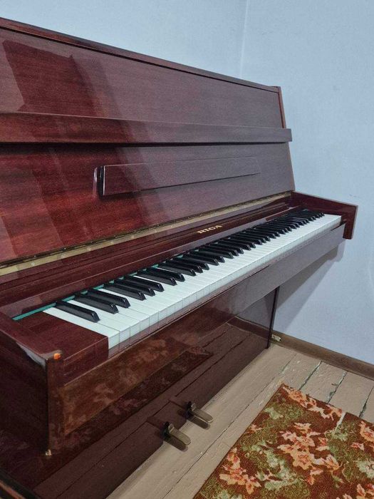 Продам Фортепиано Riga в отличном состоянии