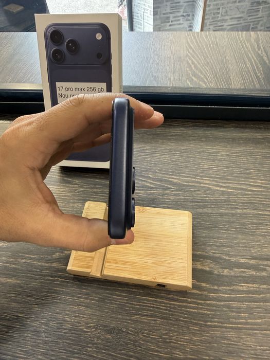 MrsAmanet: iphone 17 pro max 256 sim fizic
