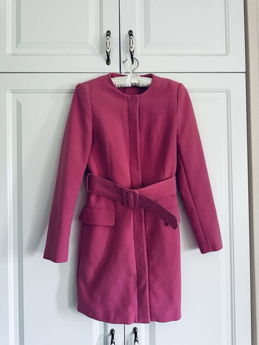 Palton Zara , masura S / Xs , cu curea in talie , roz