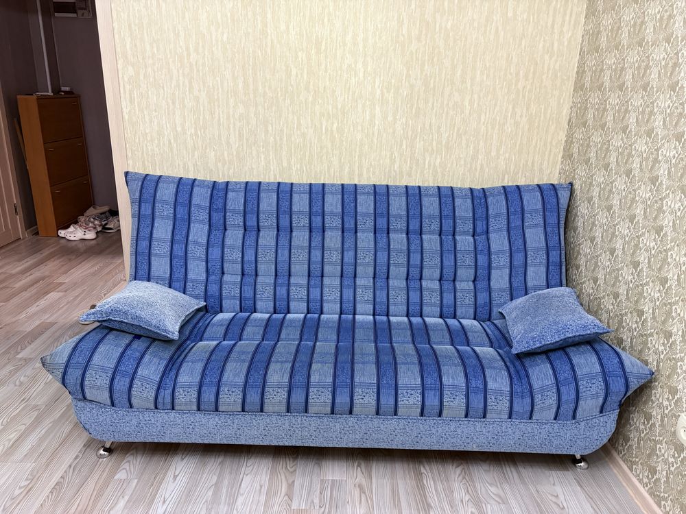 Продается б/у диван+кровать