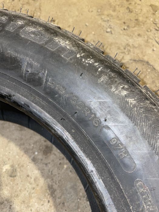 Vând volan audi A4 & două cauciucuri noi 205/55/R16 & 215/55/R16