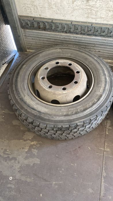 Диск с резиной 2 шт на Мерс Атеко цена за обе