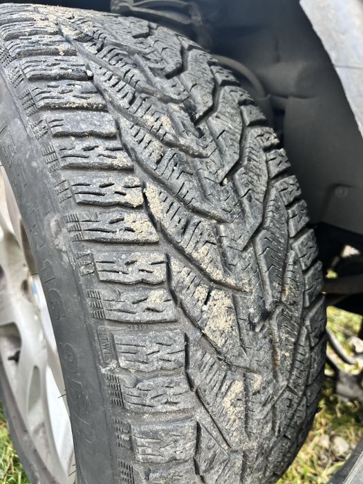 Jante BMW r16 cu anvelope de iarna 225 55 16