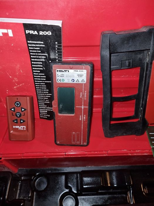 Laser Hilti pr3 hvs impecabil ,cutie,receptor,telecomanda,baterie,inca