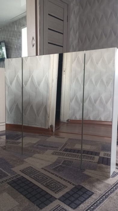 Продам шкаф зеркало в ванную