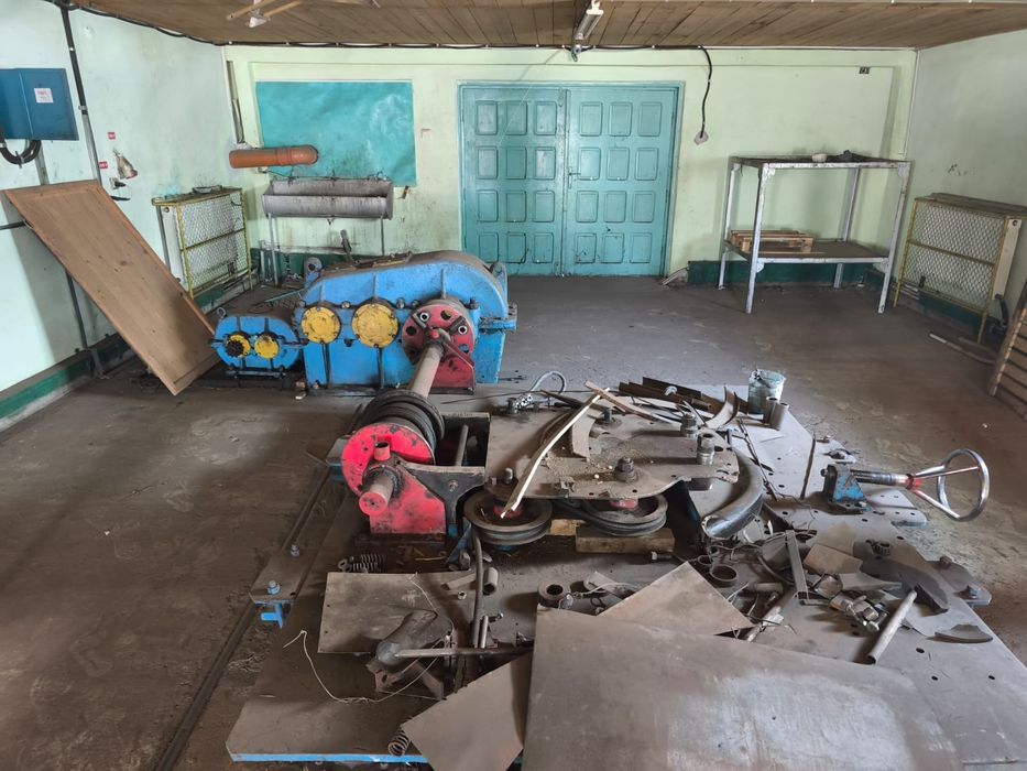 Reductoare, prese, motoare electrice