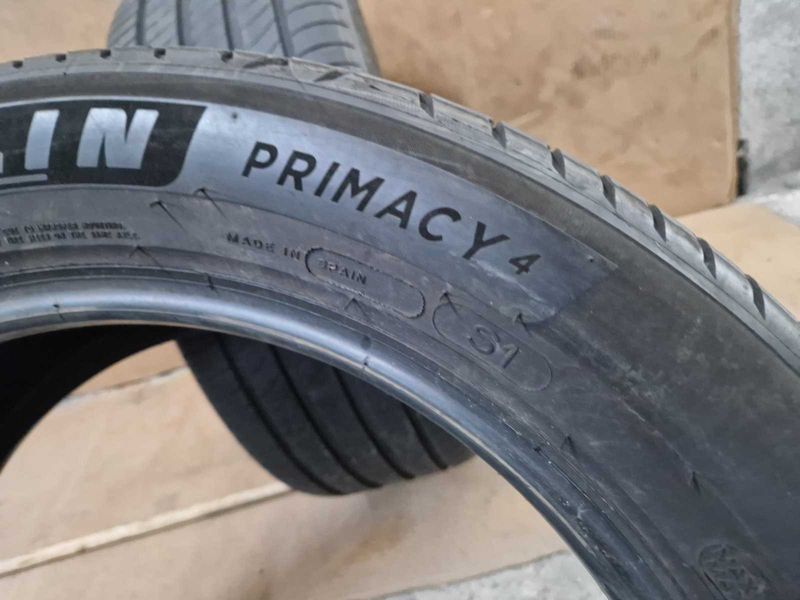 2 Michelin R19 235/50
летни гуми
DOT0622