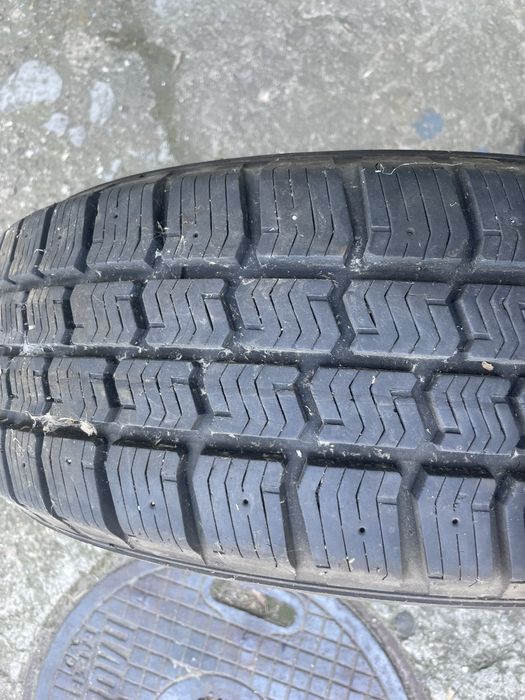 Гуми за бус нови 225/70/15C