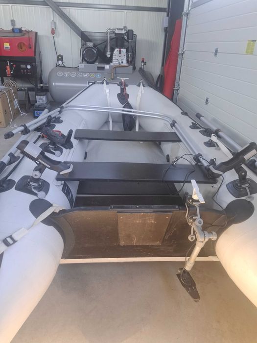 Надуваема лодка Kolibri KM 300