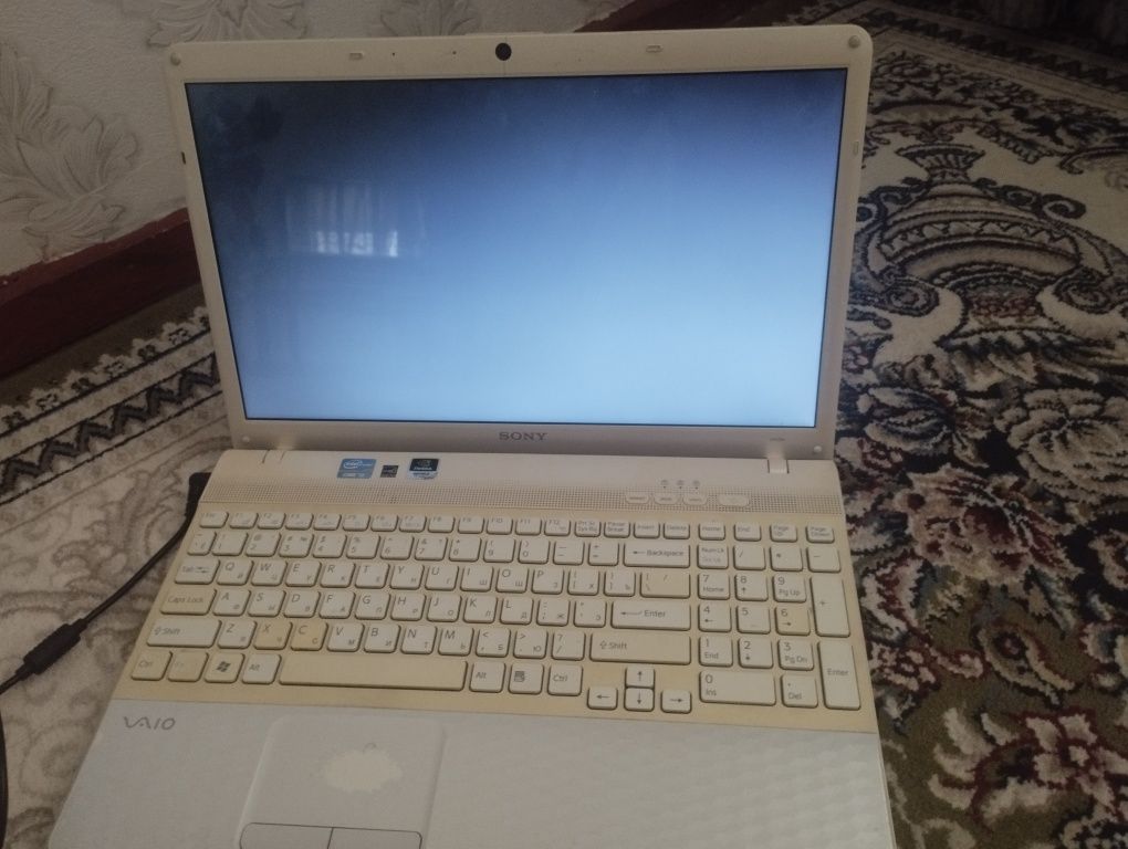 Наудбук сатылады Sony vaio intel core i3