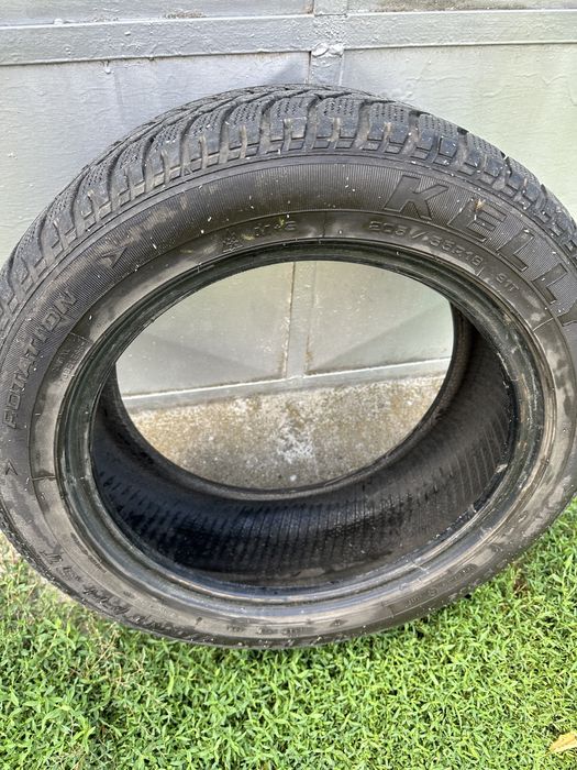 Vând anvelope de iarna Kelly, in stare foarte buna!