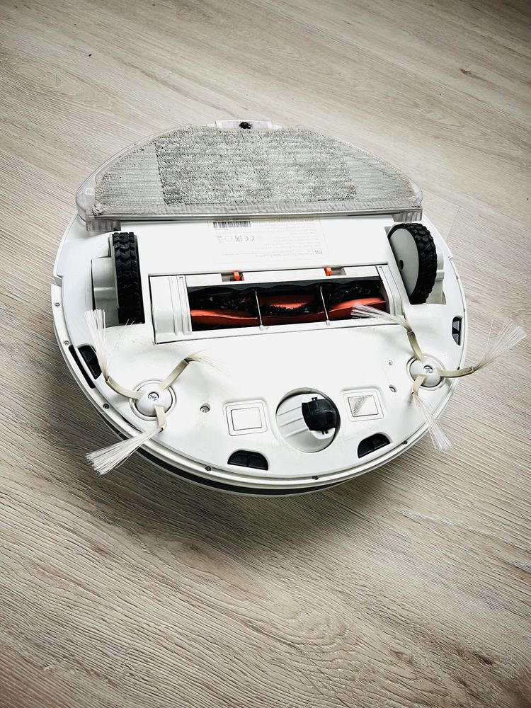 Робот пылесос Mi robot vacuum-mop essential.