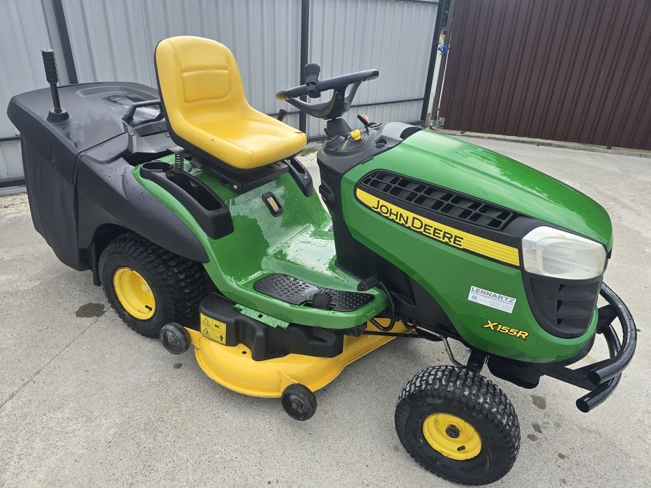 Tractoras John Deere X 155R