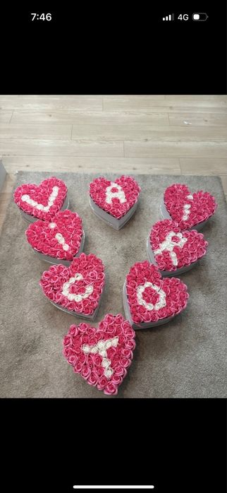 Cutie inima cu trandafiri de sapun si litera