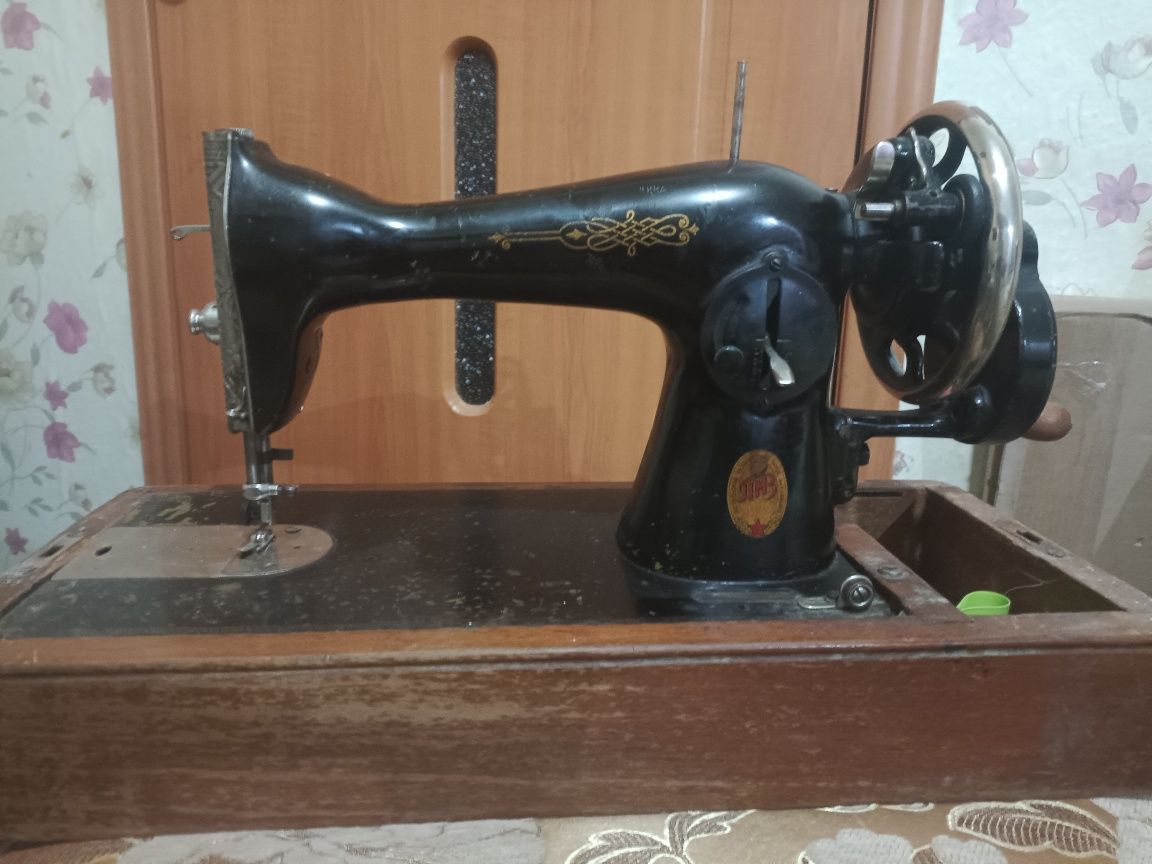 Продам Швейную  машинку