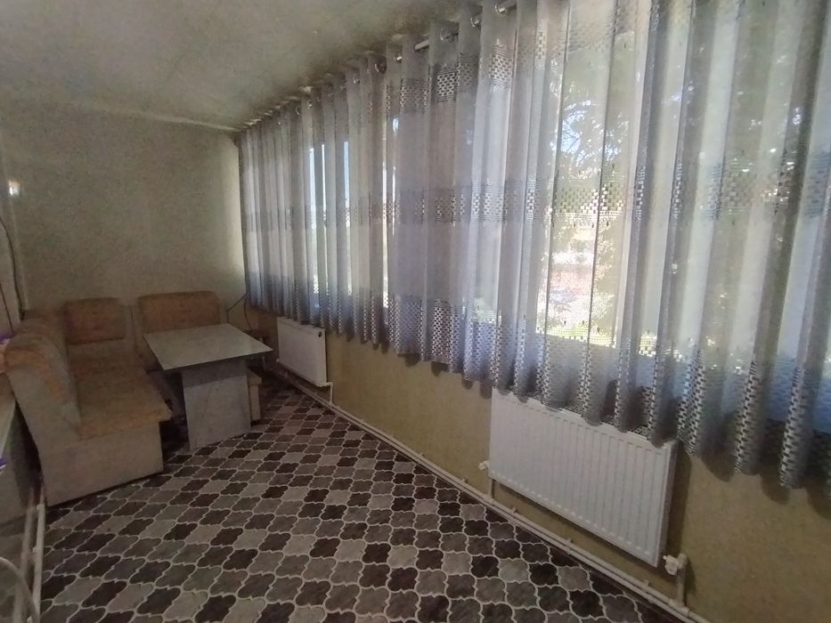 Продаётся 3 х ком кв на 2 этаже, 1 мик 35 дом рядом с  кафе ОРОМ