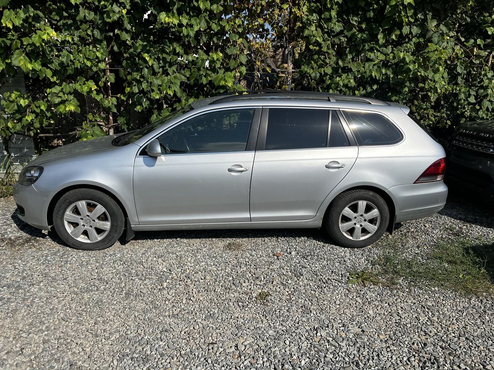 Vand golf 6 cu cutia defecta (automat)