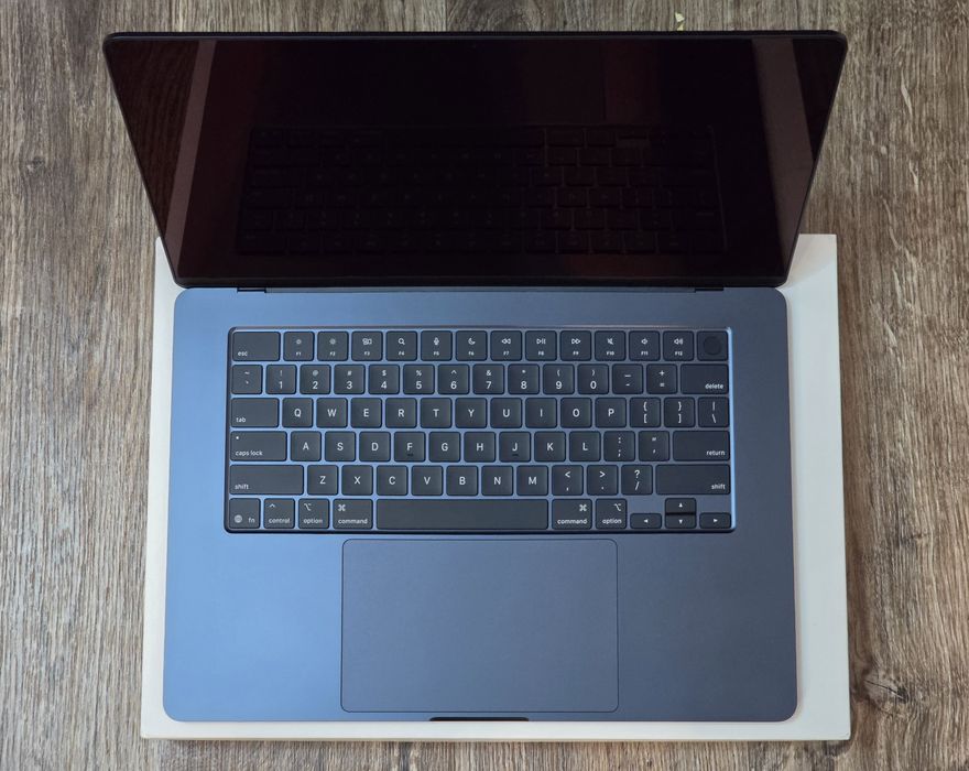 MacBook Air 15 M4 16/256 2 цикла